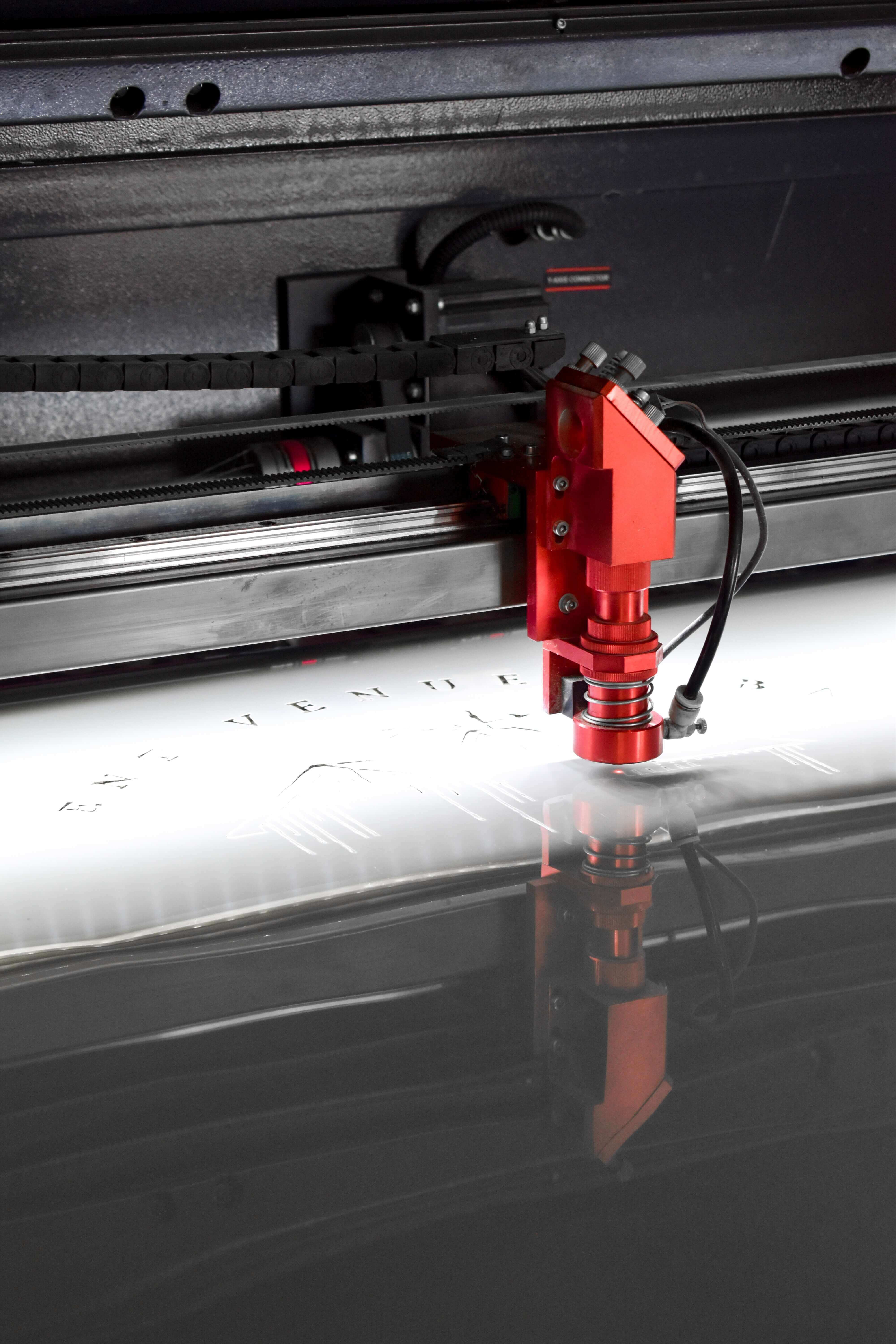 laser cutting machine